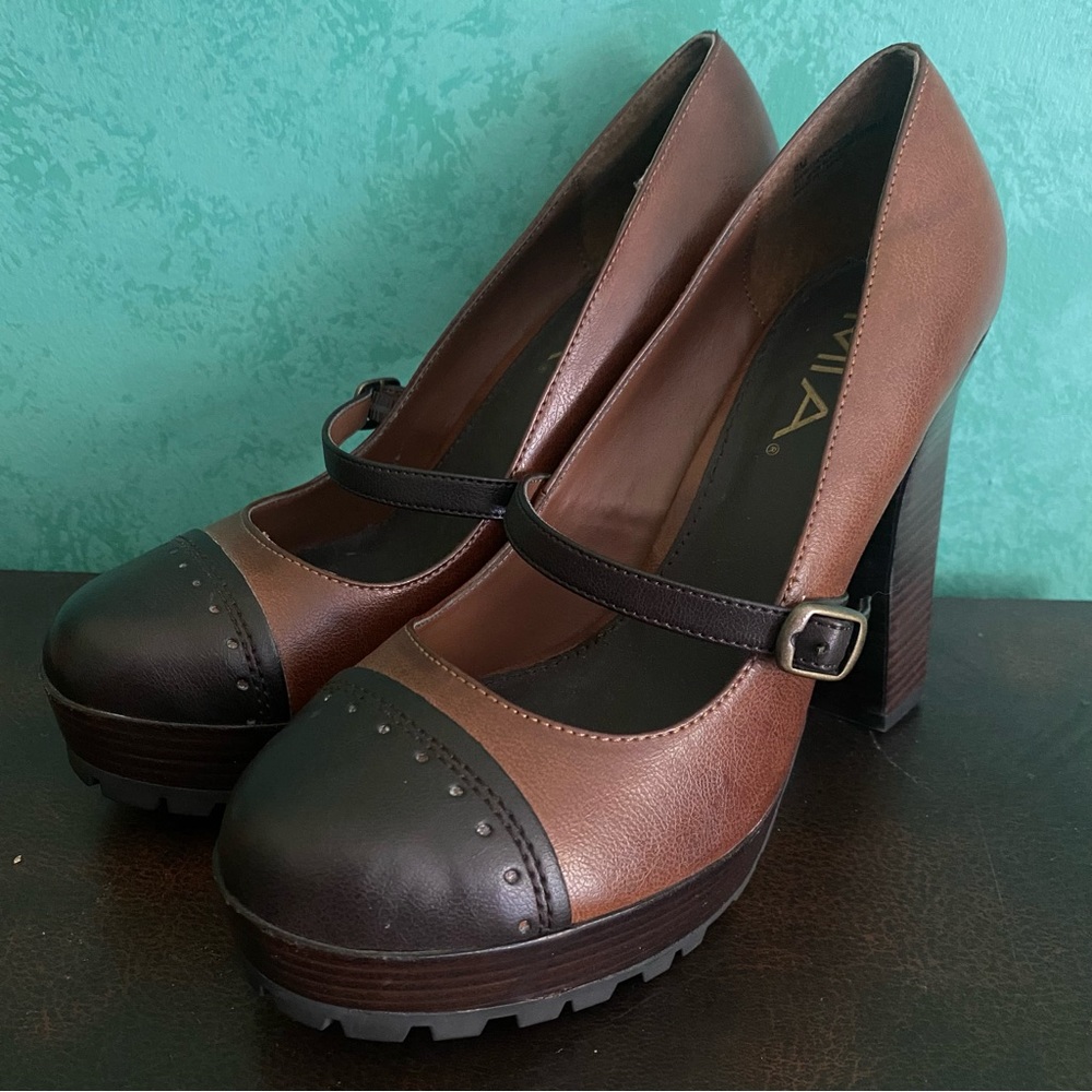 MIA Mary Jane chunky platform two-toned brown heel with strap size 8